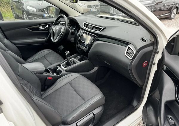 Nissan Qashqai cena 61900 przebieg: 155000, rok produkcji 2016 z Jastrowie małe 781